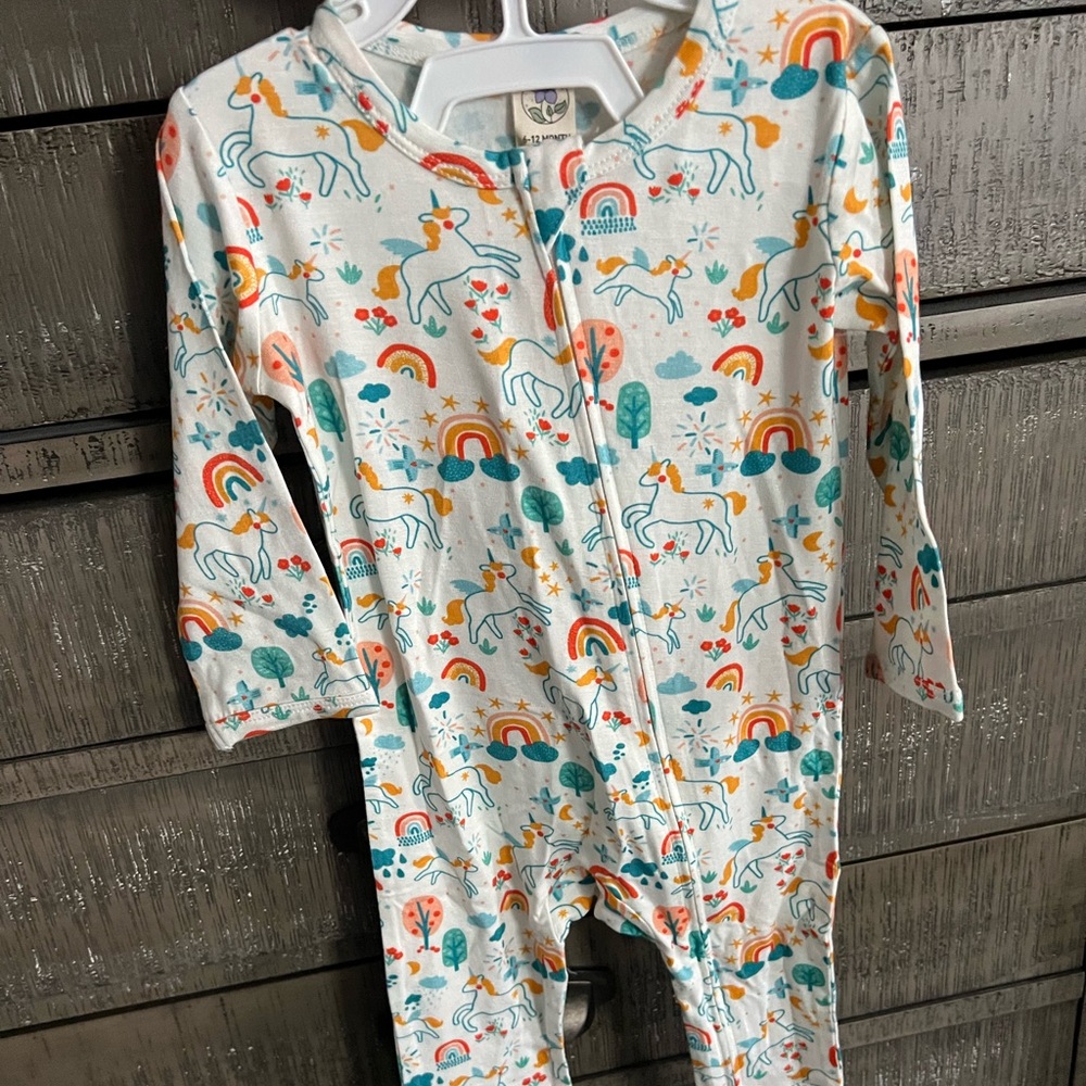 Larkspur bamboo romper. Adorable sold out pattern. 6/12 months